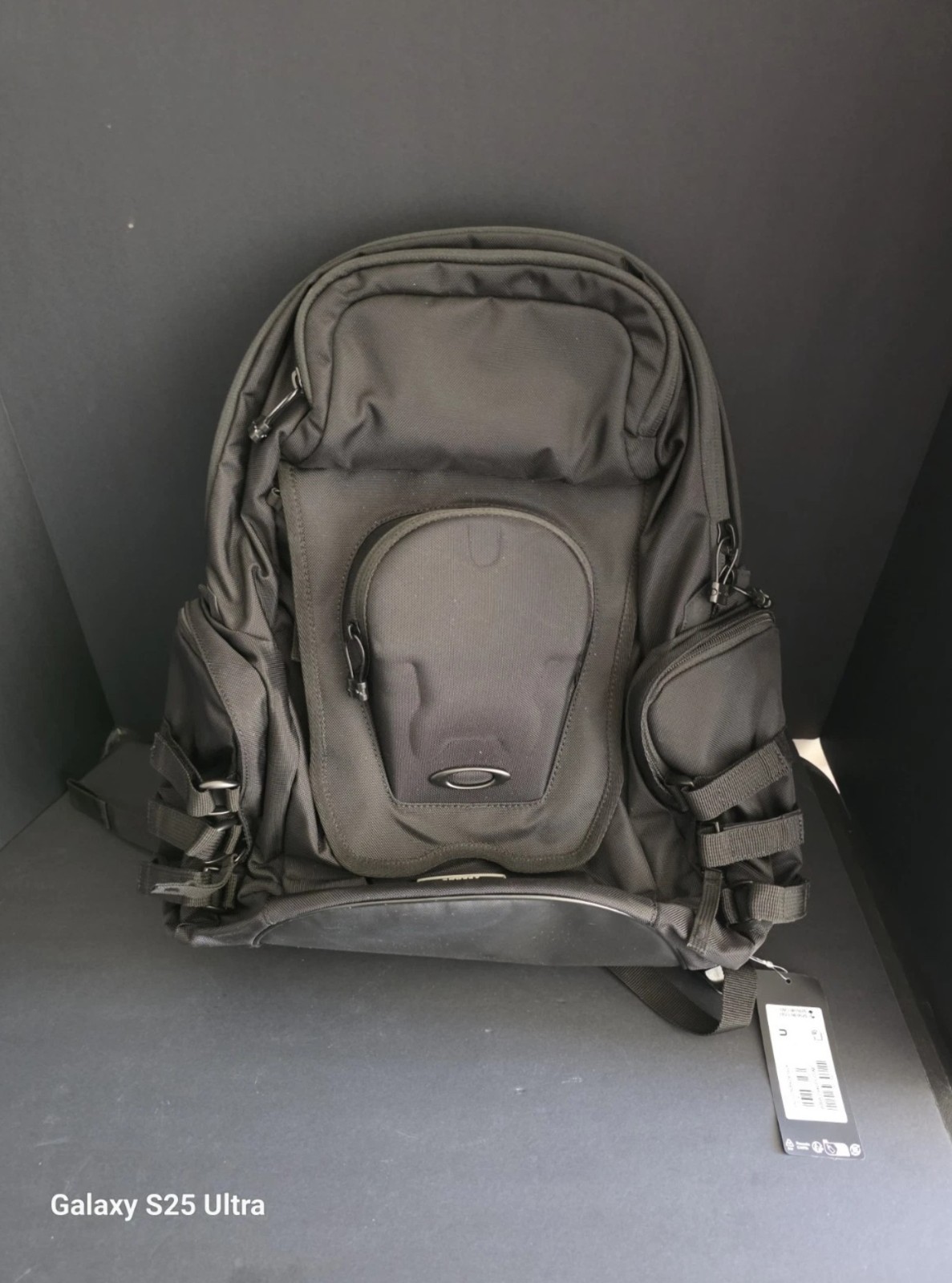 Oakley Icon 2.0 Backpack Blackout Tactical Laptop Bag Hiking Travel FOS900044