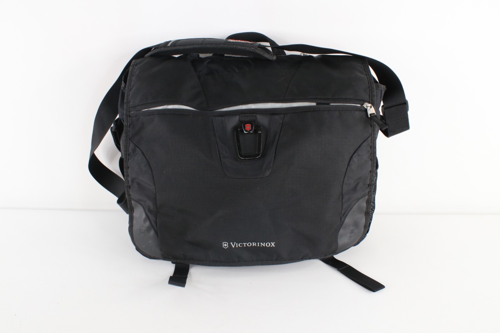 Vintage Victorinox Distressed Spell Out Crossbody Messenger Bag Carry On Laptop