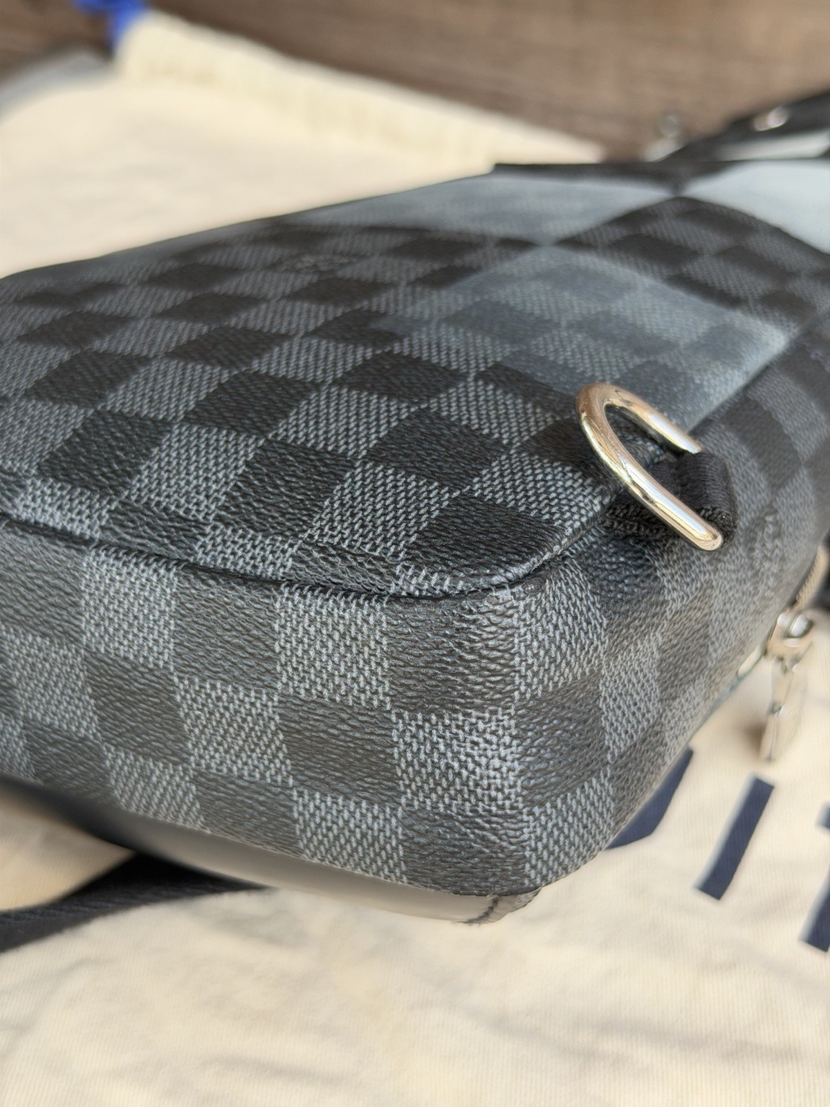 Louis Vuitton Damier Graphite Giant Avenue Sling Bag Black LV
