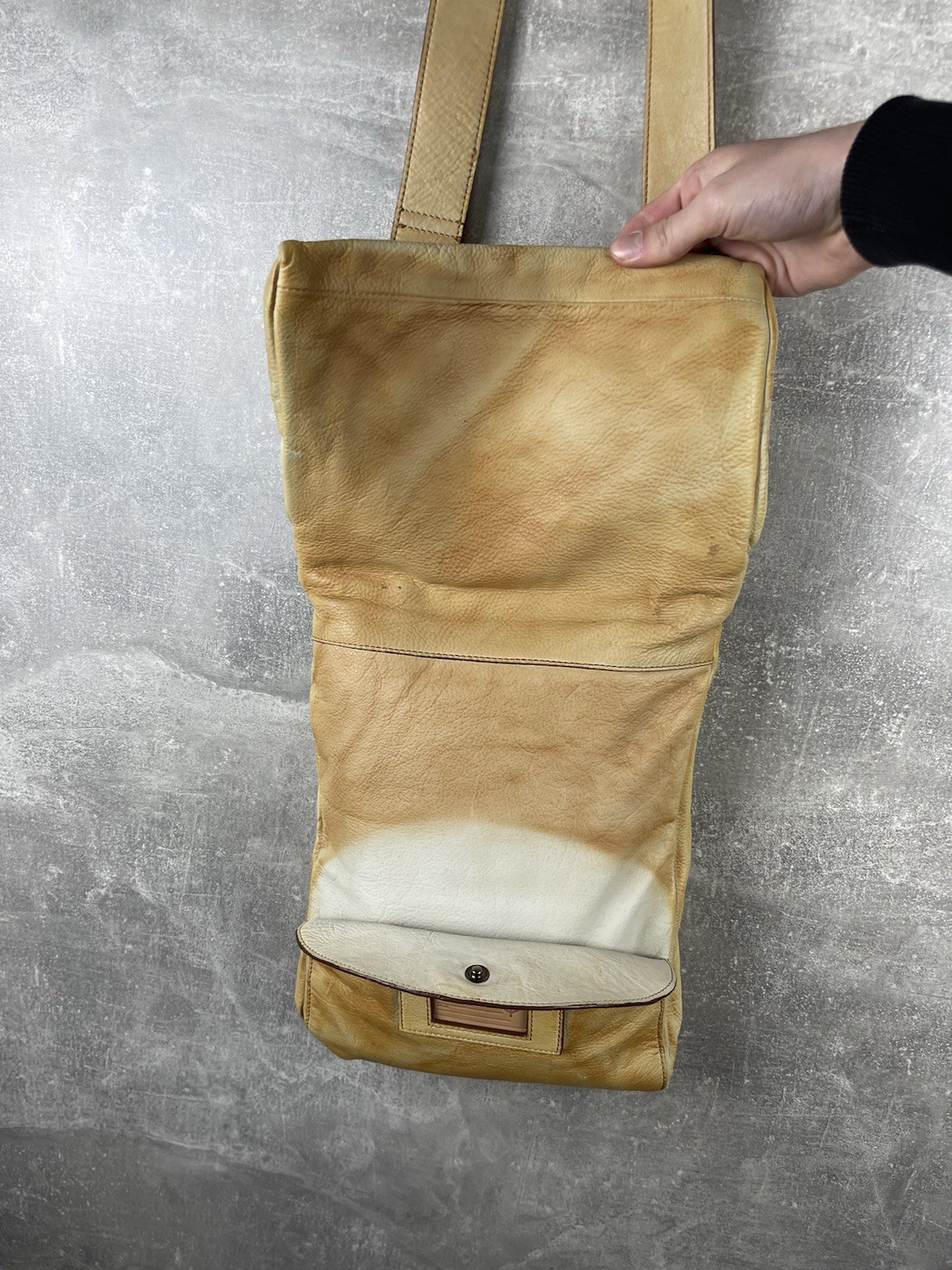 Archives Diesel Y2K Boho Garment Dyed Leather Shoulder Bag Beige Crossbody 00s