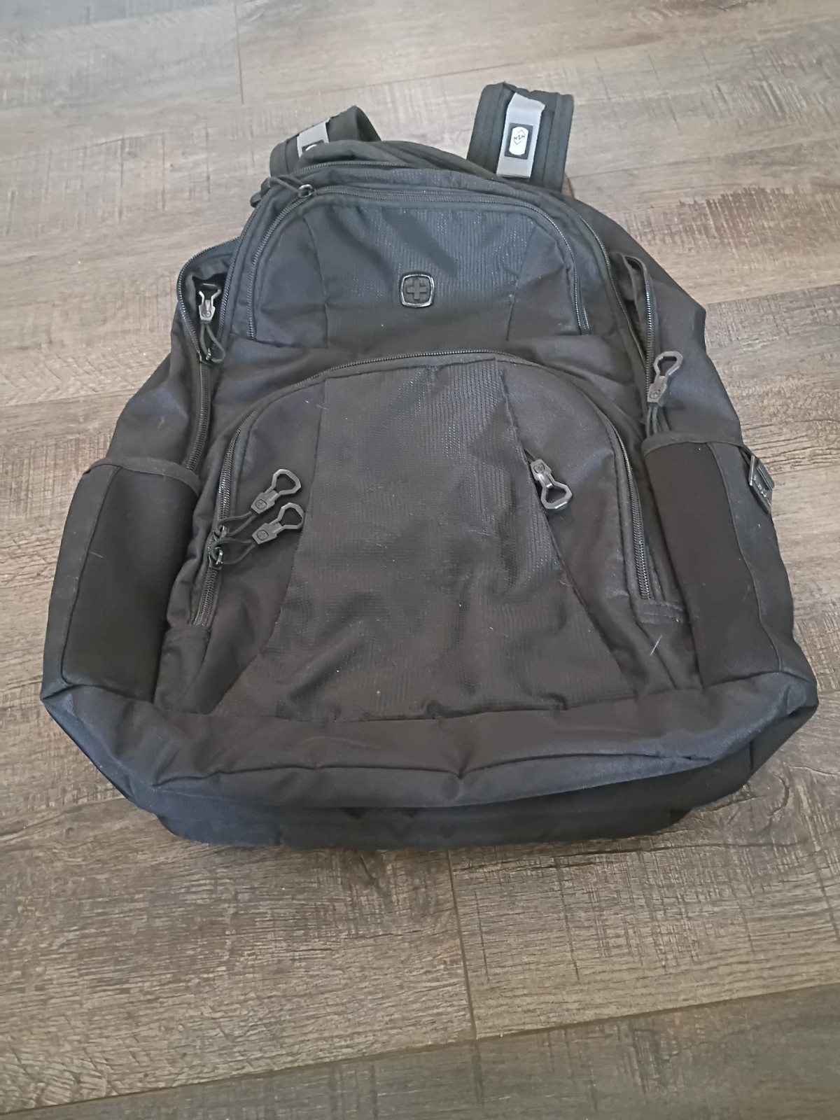 SwissGear Black Backpack Zip, Padded Adjustable Straps, Pockets Multi-Comp