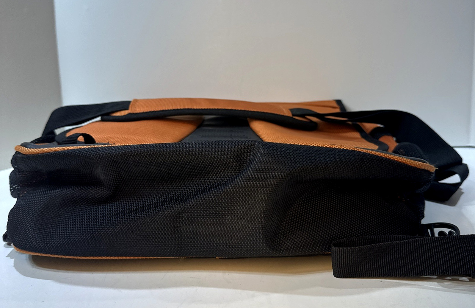 The Sharper Image Airtek Collection Orange LAPTOP Backpack Messenger Bag MSRP140