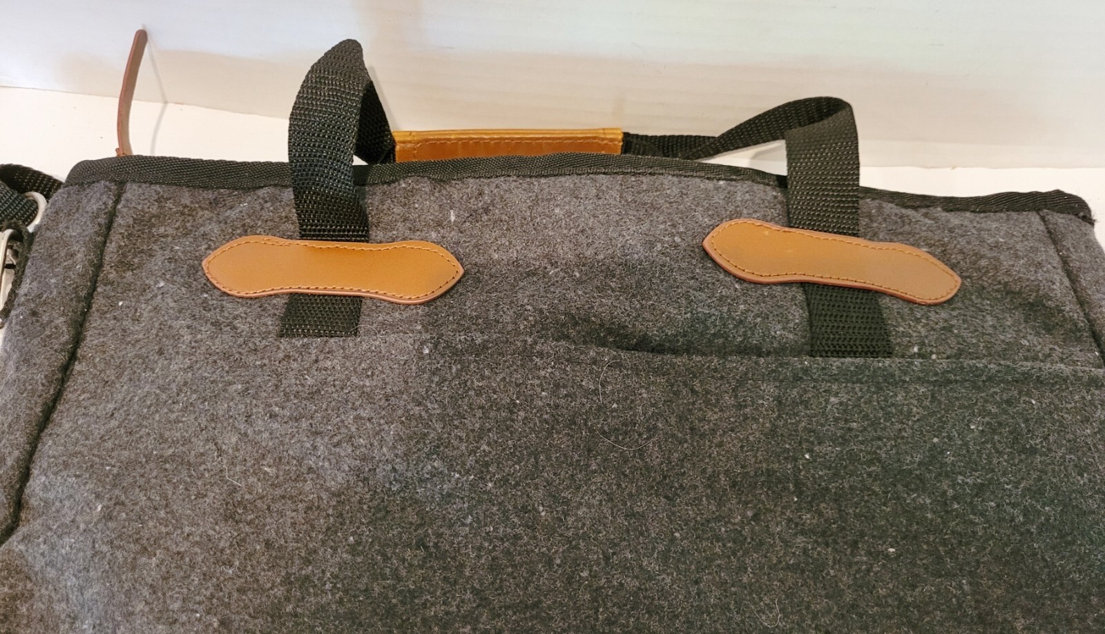 Field & Co Leeds Blume Messenger / Computer Bag ~Wool ~Detachable Shoulder Strap