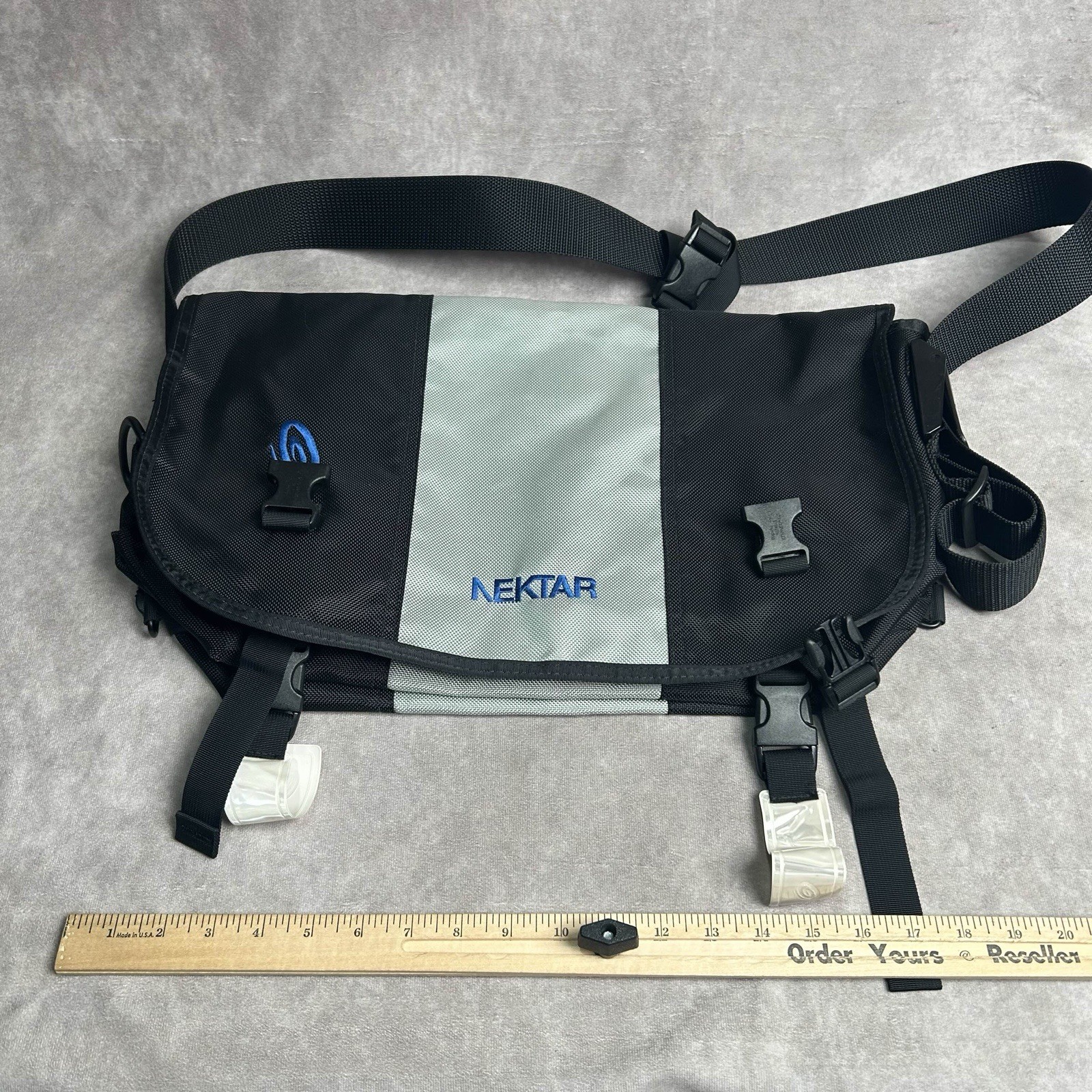Timbuk2 Commute Messenger Crossbody Bag *Nektar Logo Black Blue Grey