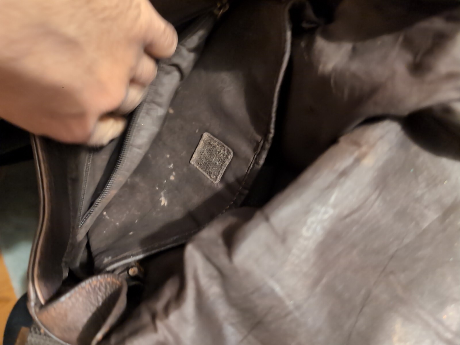 Kenneth Cole Reaction Genuine Leather Bag Brown