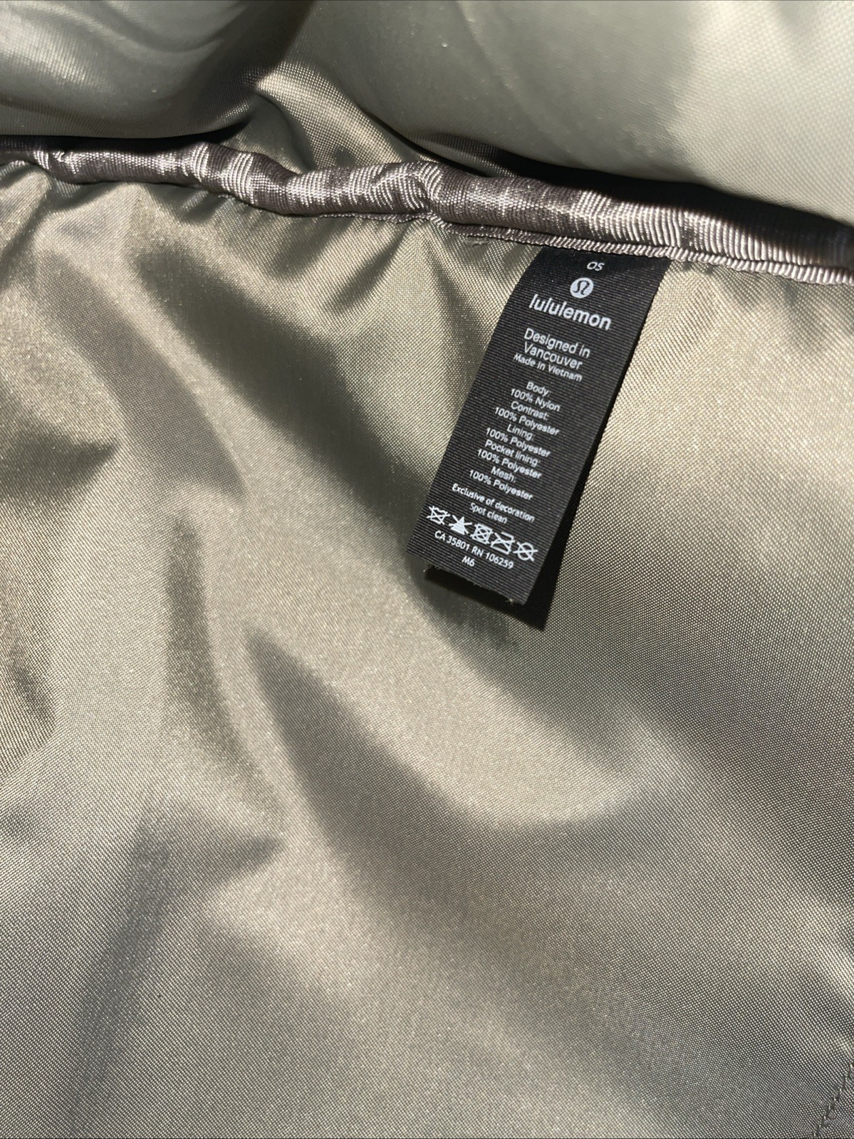 Lululemon Early Embark Duffle Bag in Grayish/Tan