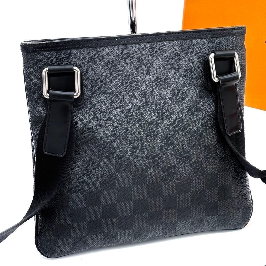 LOUIS VUITTON Damier Graphite Tomas Crossbody Shoulder Bag Black Men