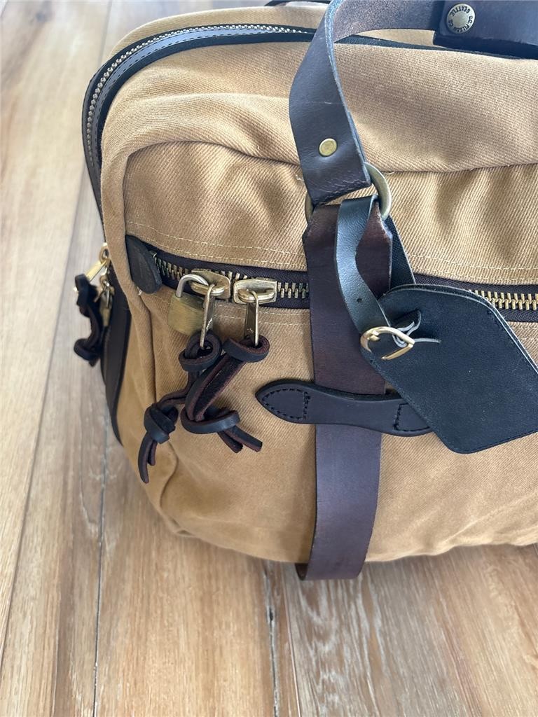 Filson Medium Rugged Twill Talon Era Outfitter Duffle Bag Tan Made in USA