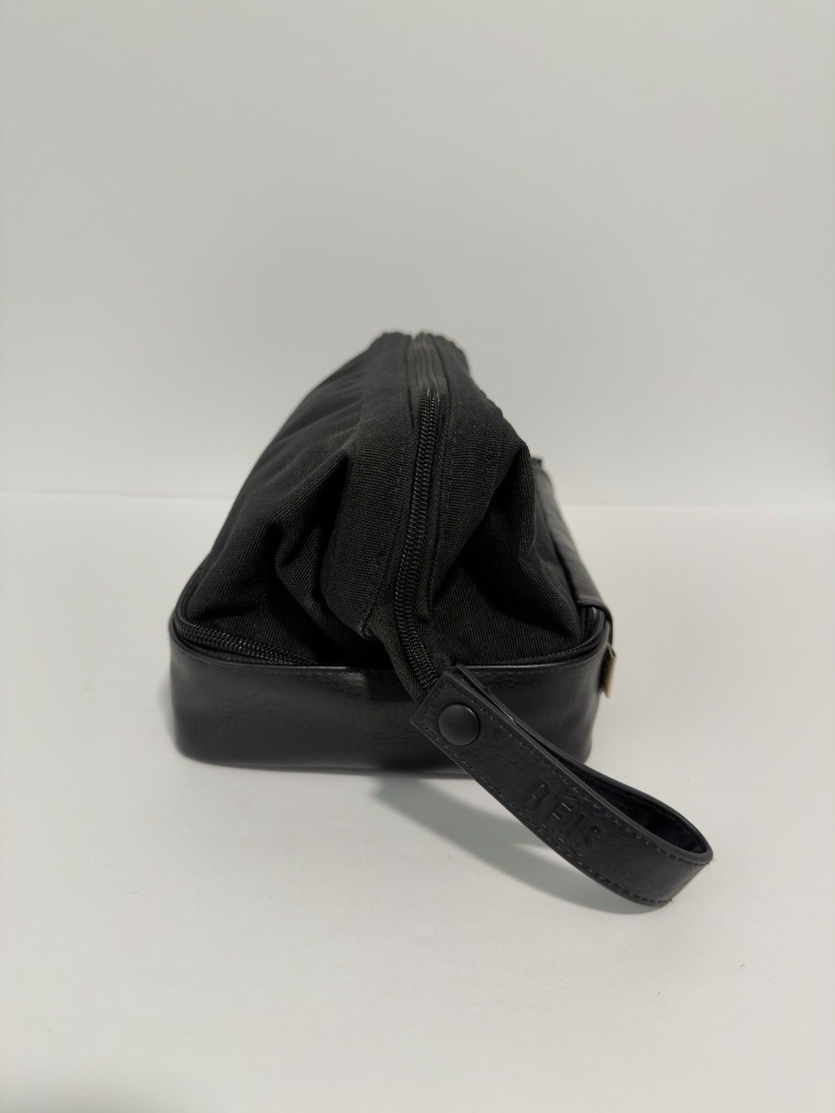 BÉIS The Dopp Kit in Black