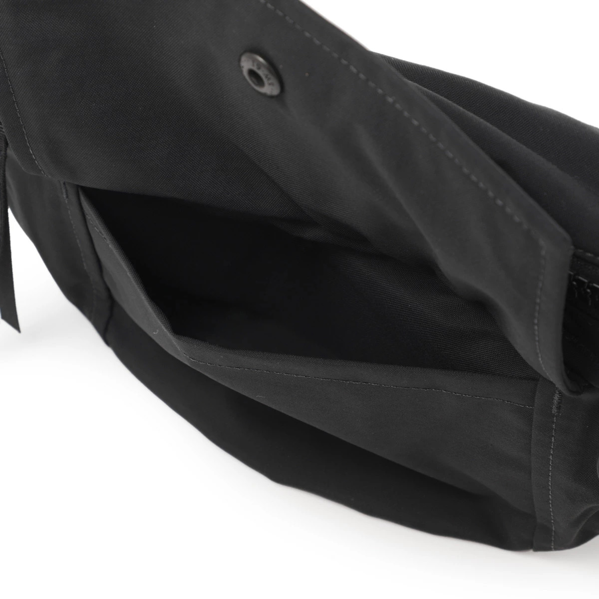 Canada Goose Men’s Black Waist Pack 8833u 61 Bodybag shoulder bag