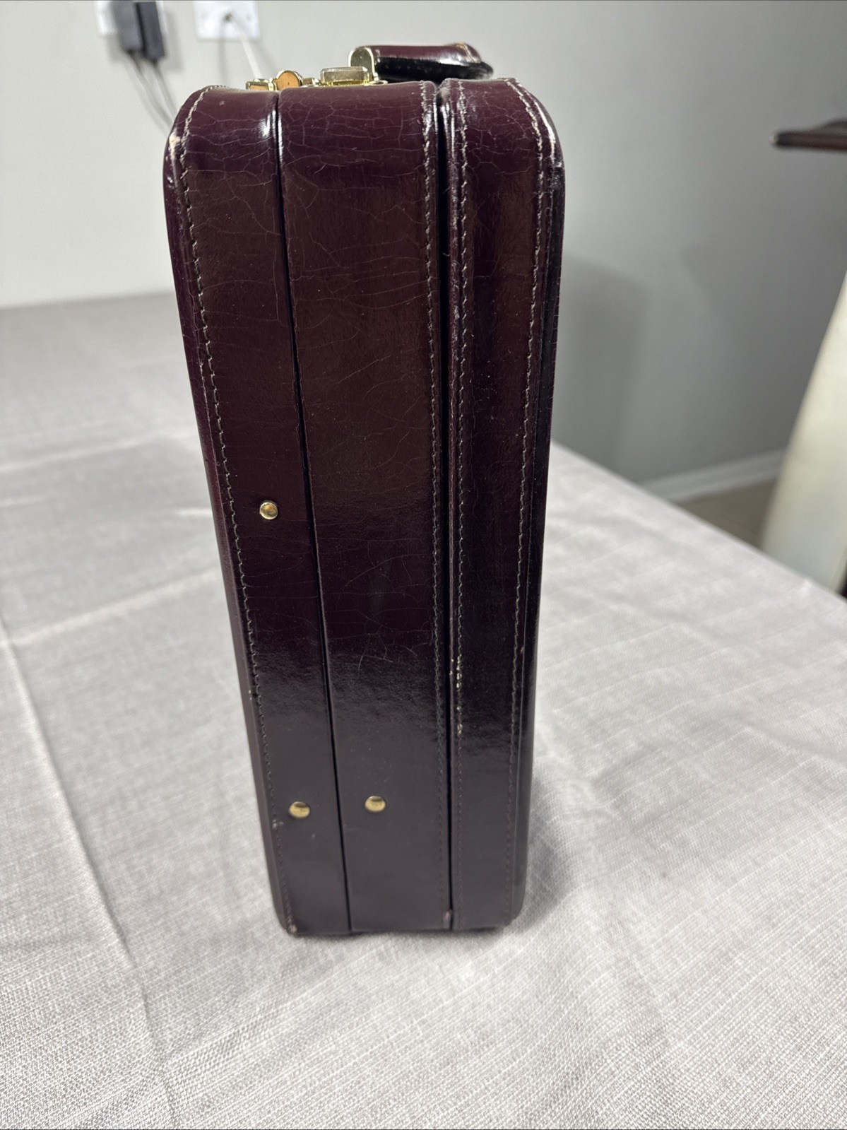 Vtg Heritage Burgundy GENUINE LEATHER & Suede Executive Briefcase