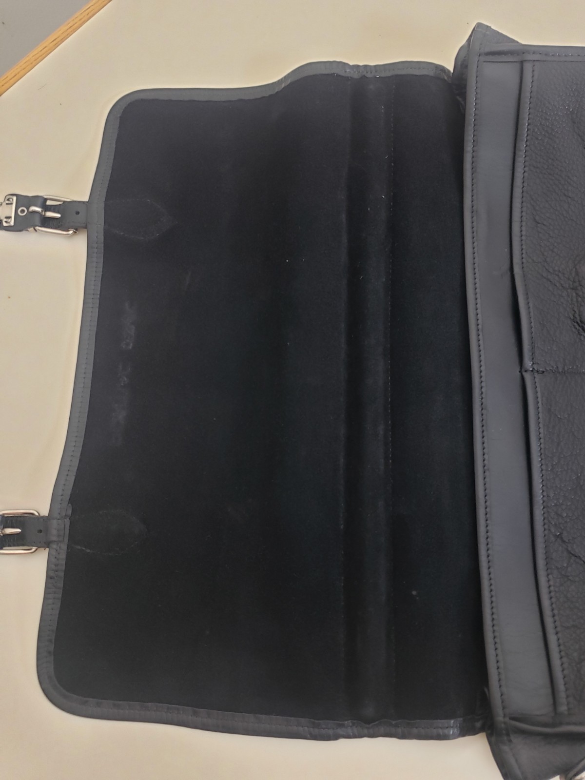 Roots Canada Black Leather Messenger Bag Briefcase Pontiac GMC Logo Beaver Tag