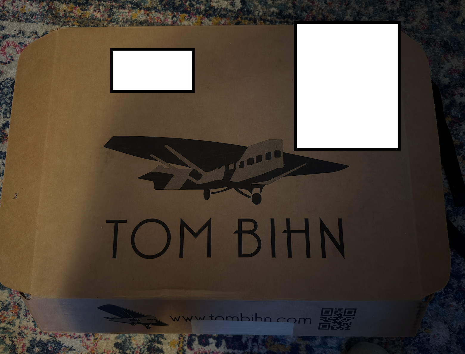 Tom Bihn Synik 30 – Black 525 Ballistic/Northwest Sky 200 Halcyon – 30L Backpack