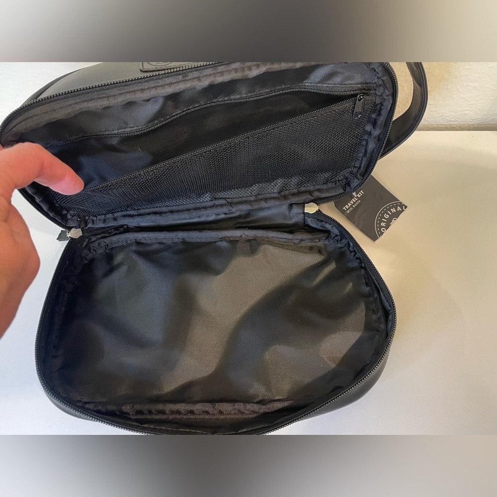 Original Penguin NWT Men’s Travel Kit Classic Black Toiletry Bag with bottle