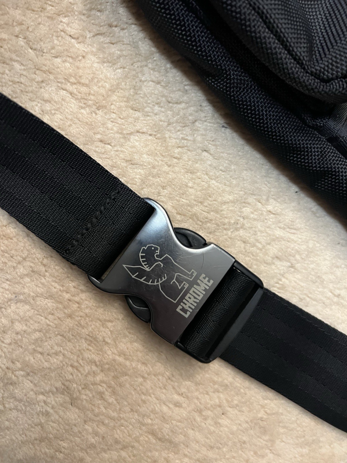 Chrome Industries MXD Segment Notch Sling Bag Low Profile Crossbody Black READ