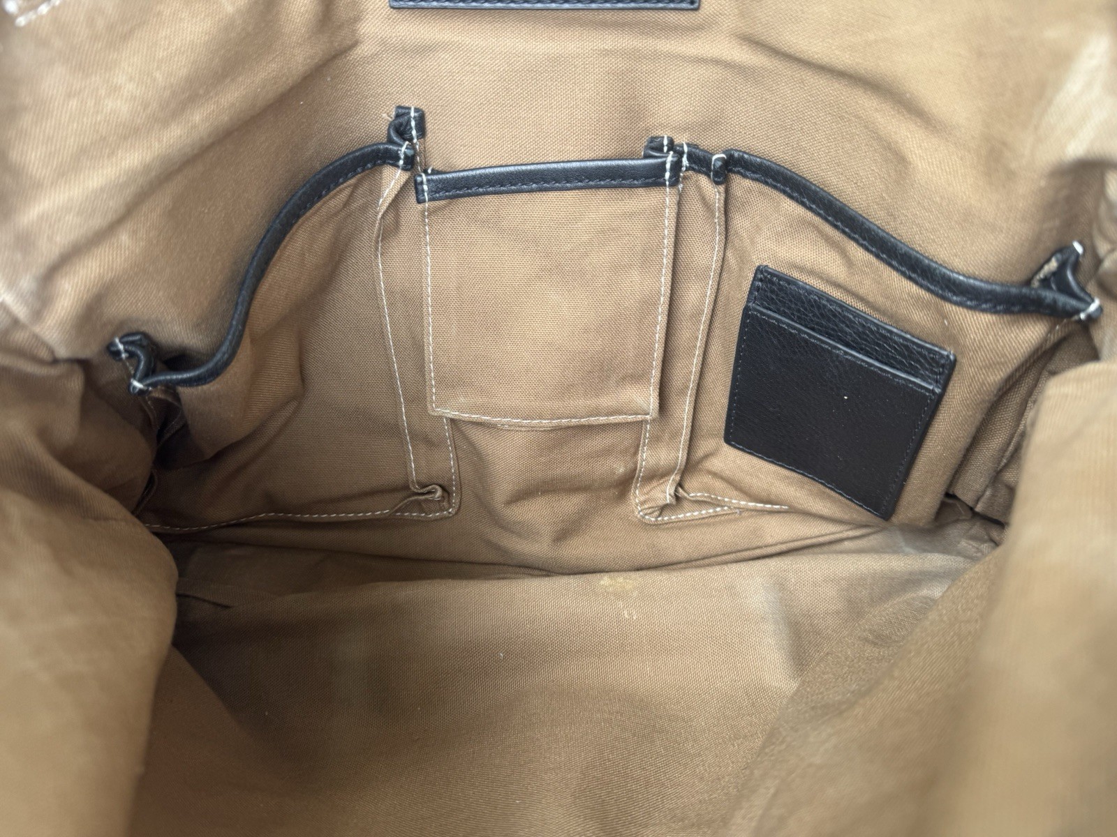 WANT Les Essentiels De La Vie Organic Heathrow Commuter Messenger Bag Black used