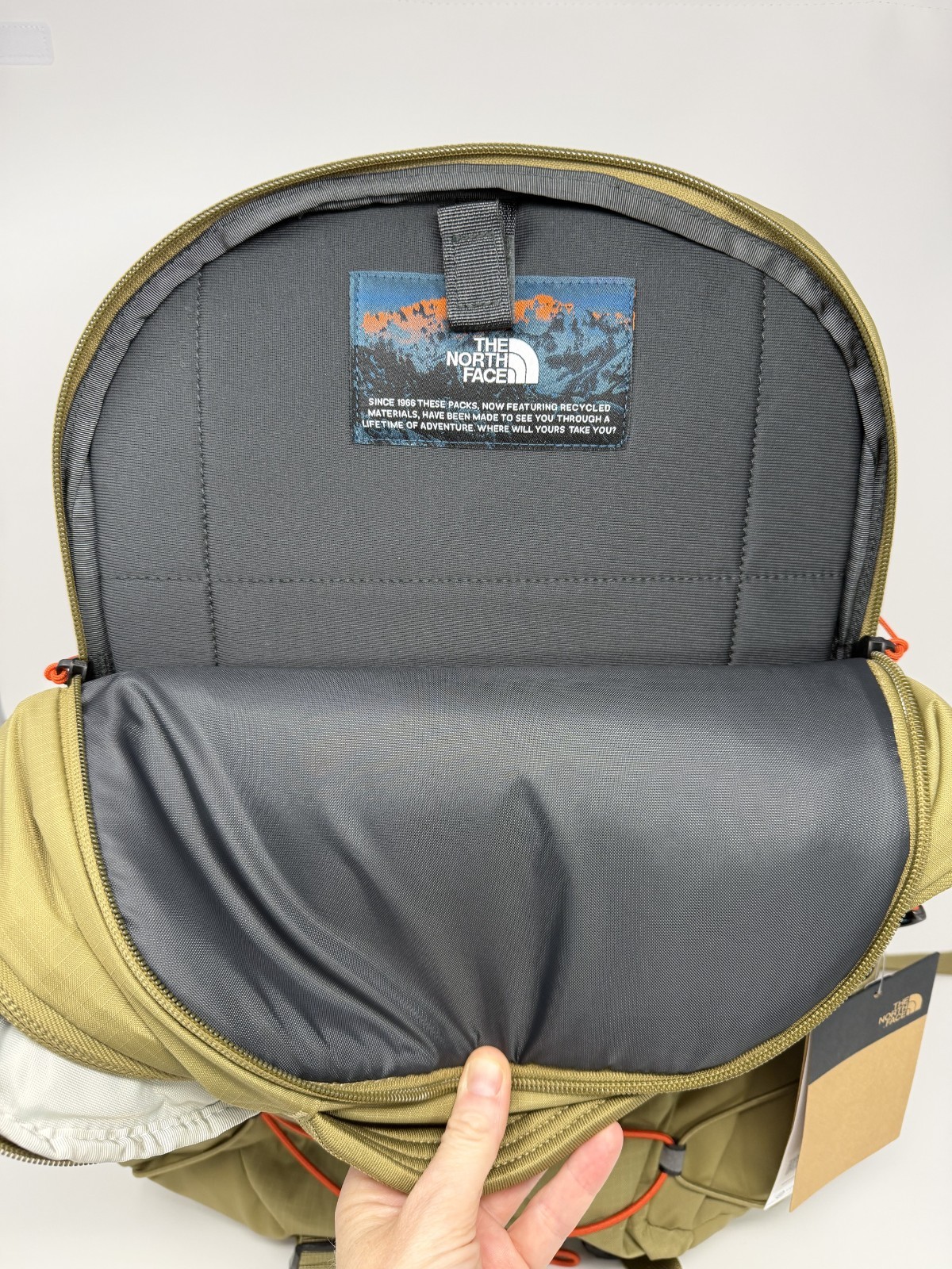 The North Face Borealis Backpack Cedar/Lava Red NF0A52SEMTY – NEW + FAST SHIP