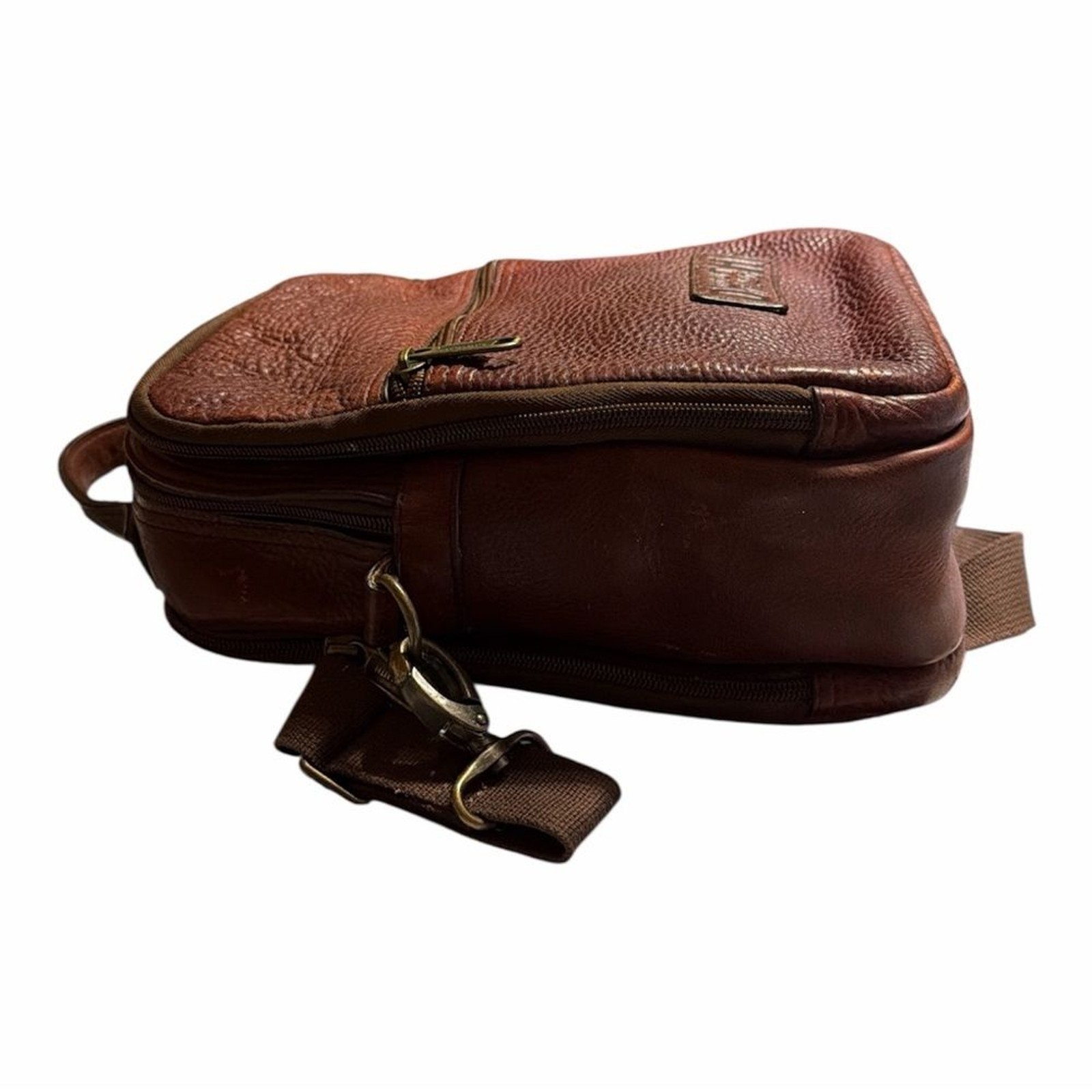 Duluth Trafing Co Lifetime Leather travel bag, vintage EUC