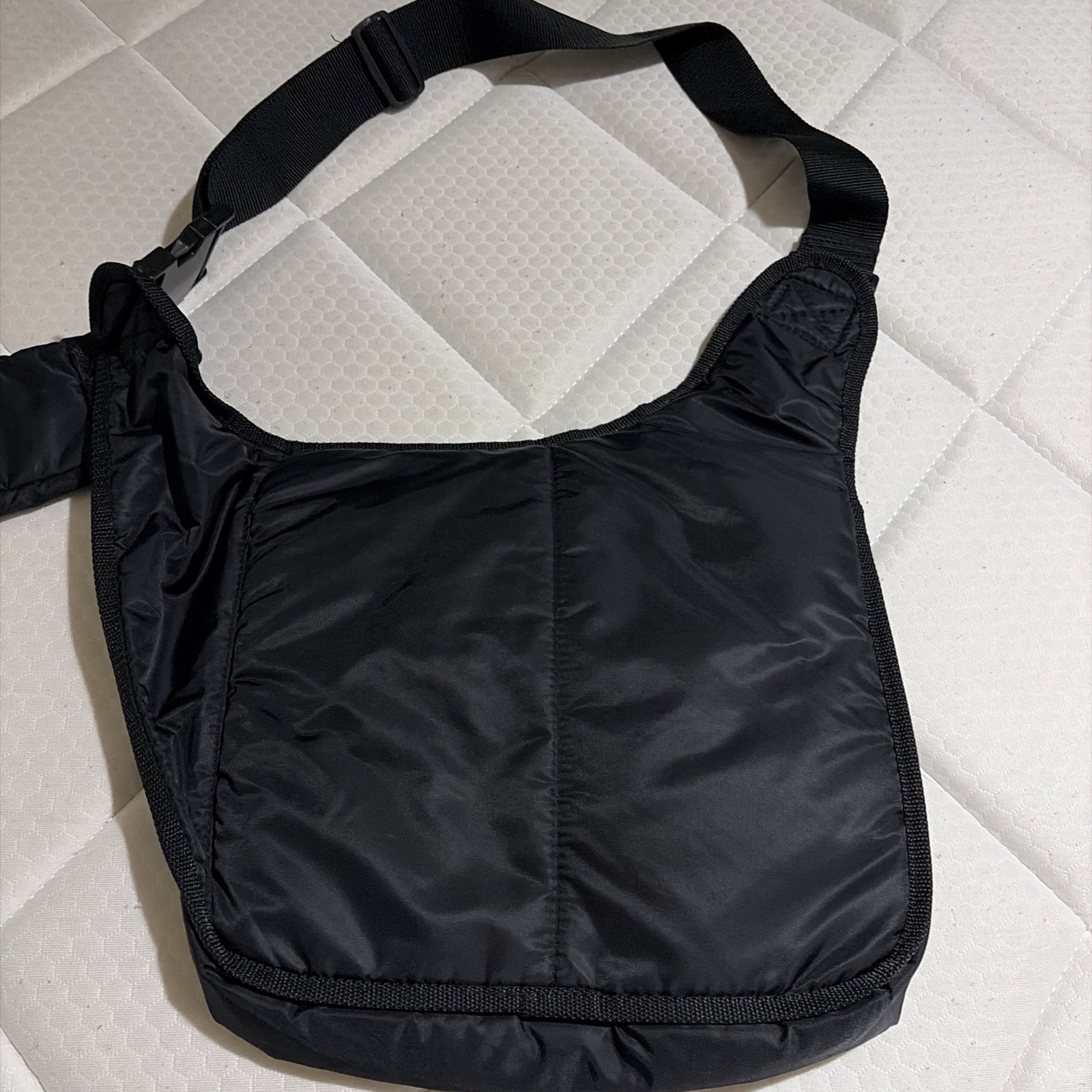 LEVIS Vintage Y2K Black Nylon Sling Messenger Bag Techwear BRAND NEW