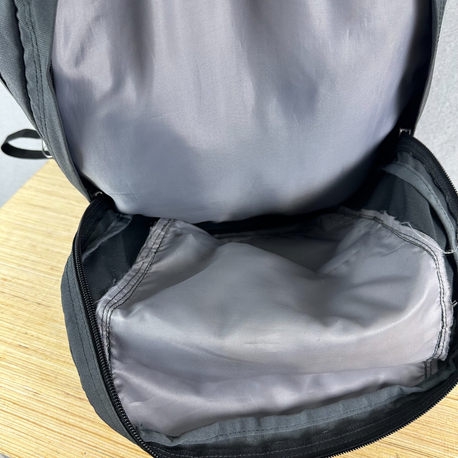 JanSport Big Student Backpack Laptop solid Gray Large 5 Pocket JS00TDN7