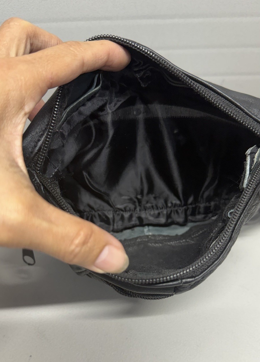 Black Smooth Leather Small-Medium Fanny Pack Belt Bag -EXCELLENT CONDTN!