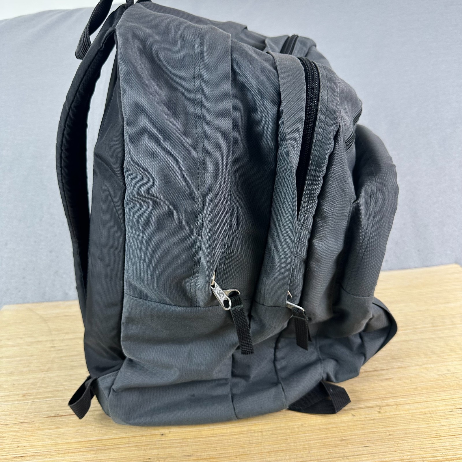 JanSport Big Student Backpack Laptop solid Gray Large 5 Pocket JS00TDN7