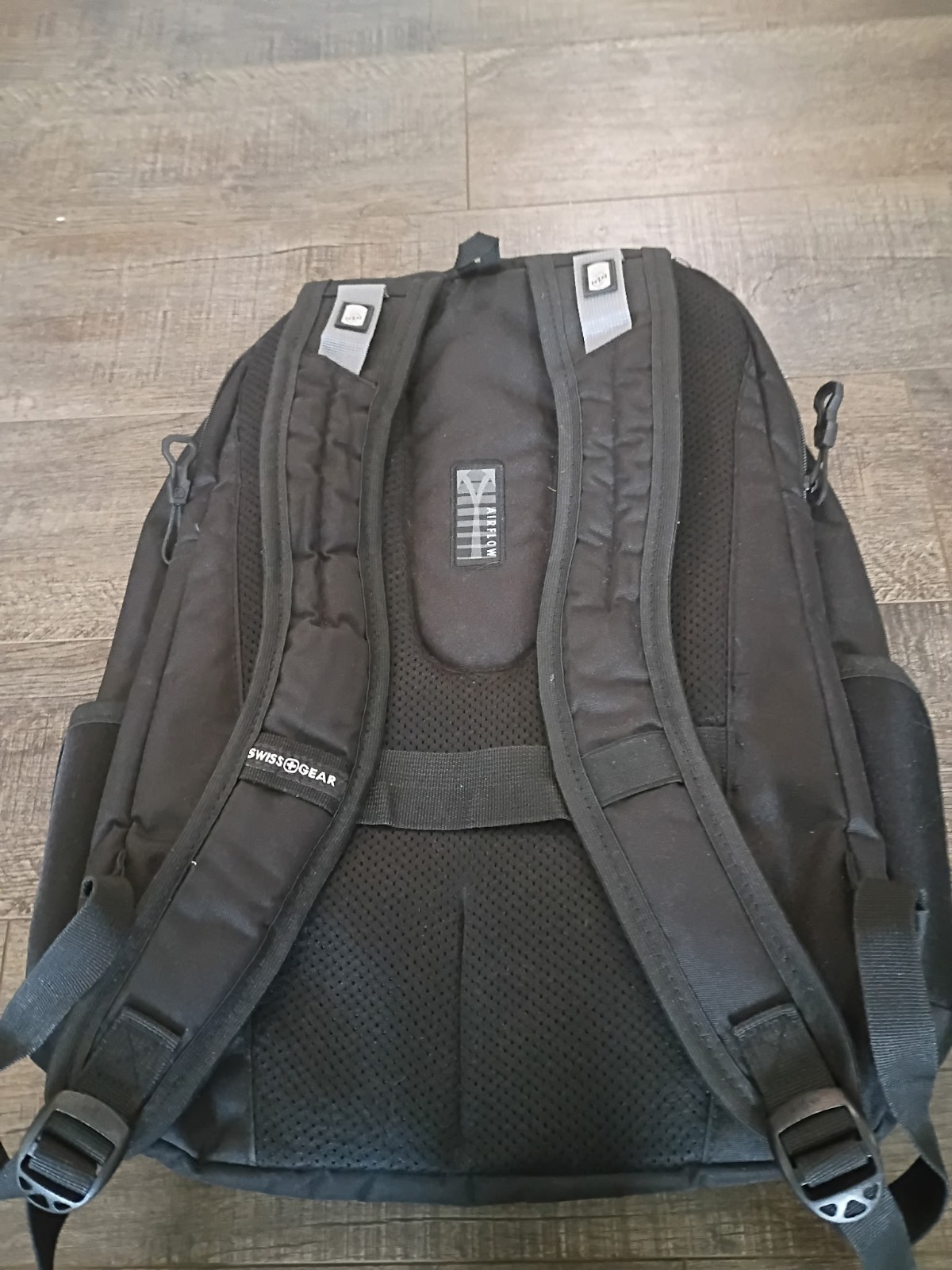 SwissGear Black Backpack Zip, Padded Adjustable Straps, Pockets Multi-Comp