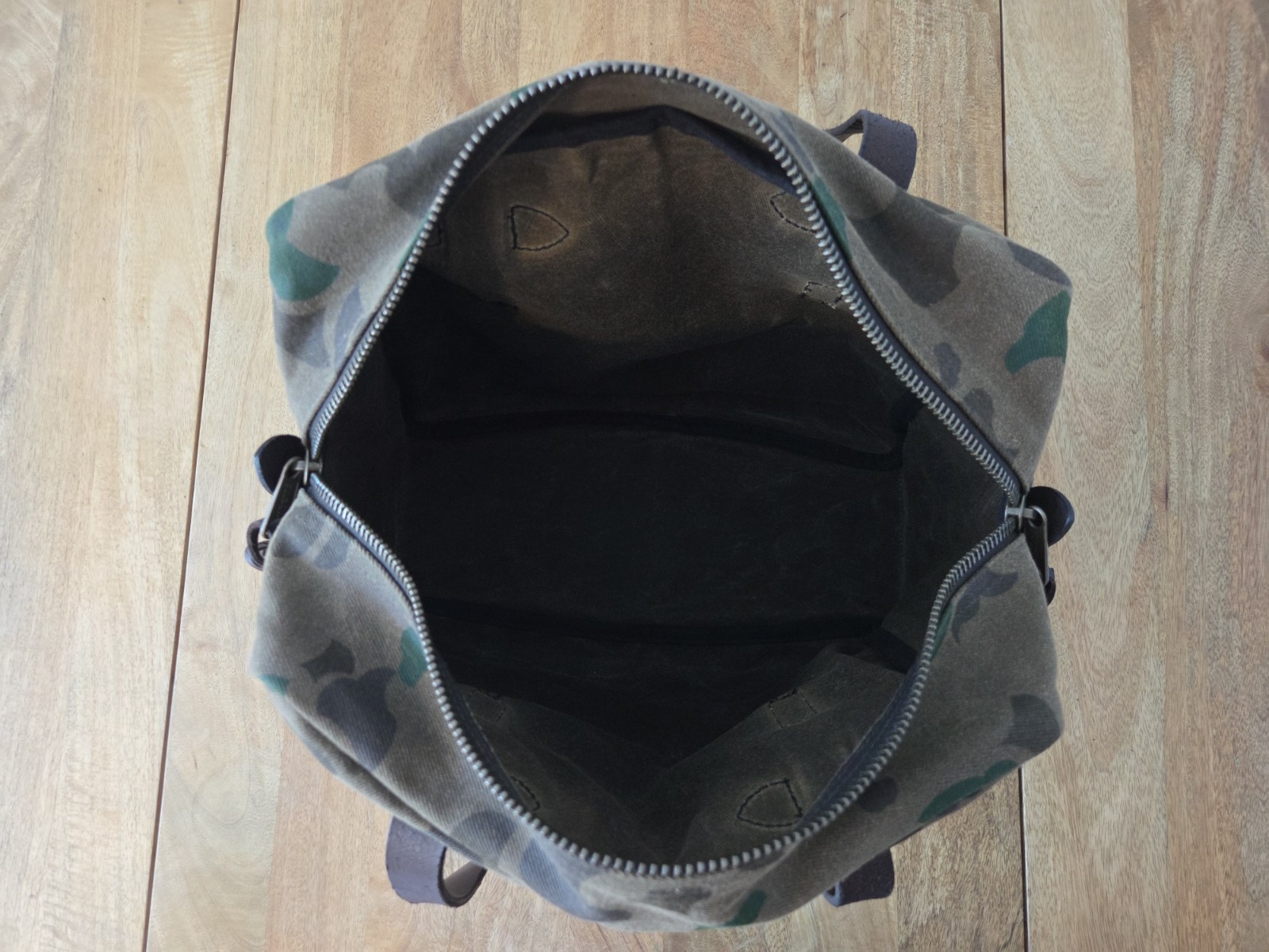 Filson Waxed Rugged Twill Tote Bag With Zipper | Dark Shrub Camo | Ltd. Edition