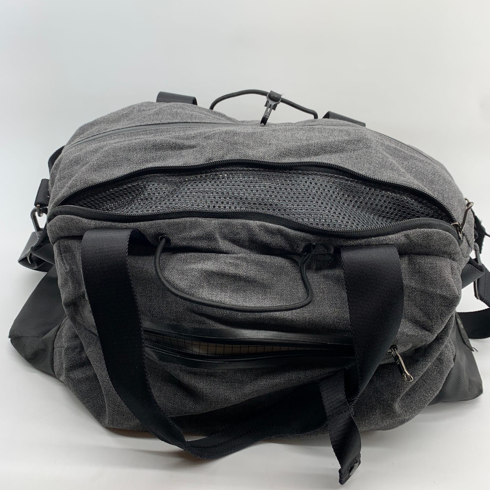 Lululemon Gray Heather Duffle Gym Bag w/ Shoulder Strap Multiple Pockets
