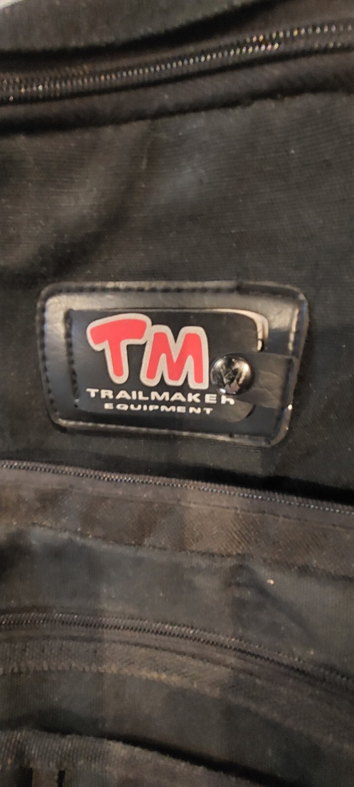 Trailmaker Equipment backpack 4 pocket front Multi-pocket inside – Black