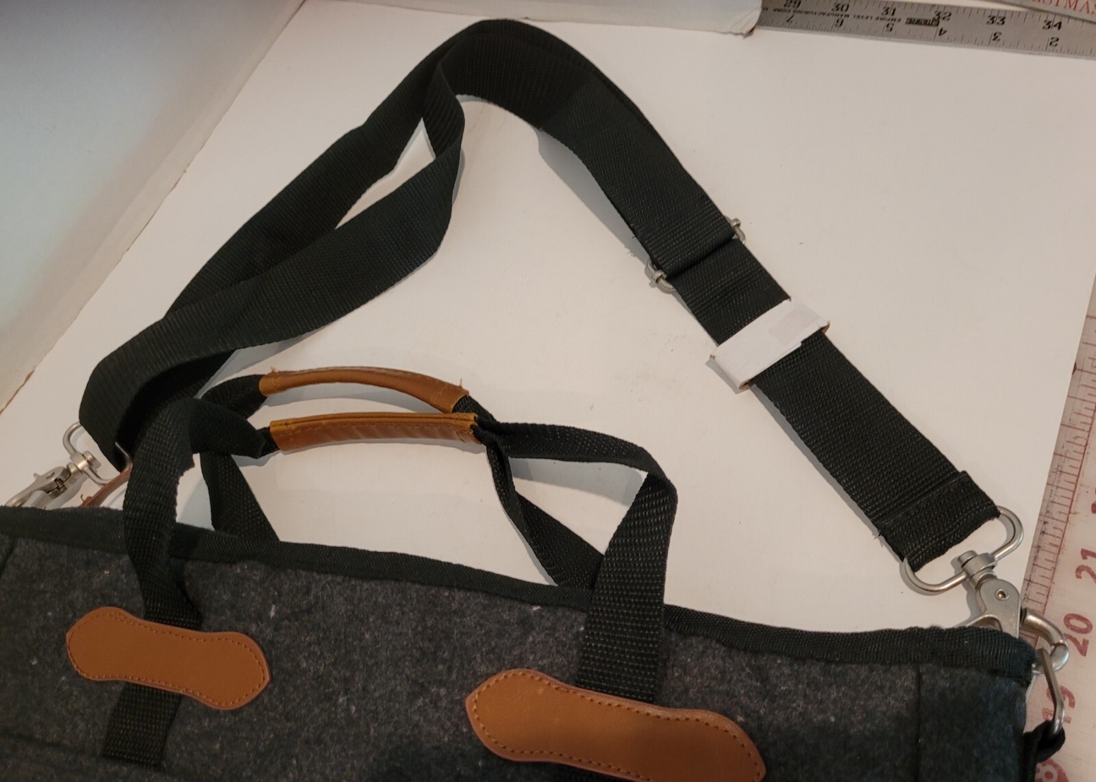 Field & Co Leeds Blume Messenger / Computer Bag ~Wool ~Detachable Shoulder Strap