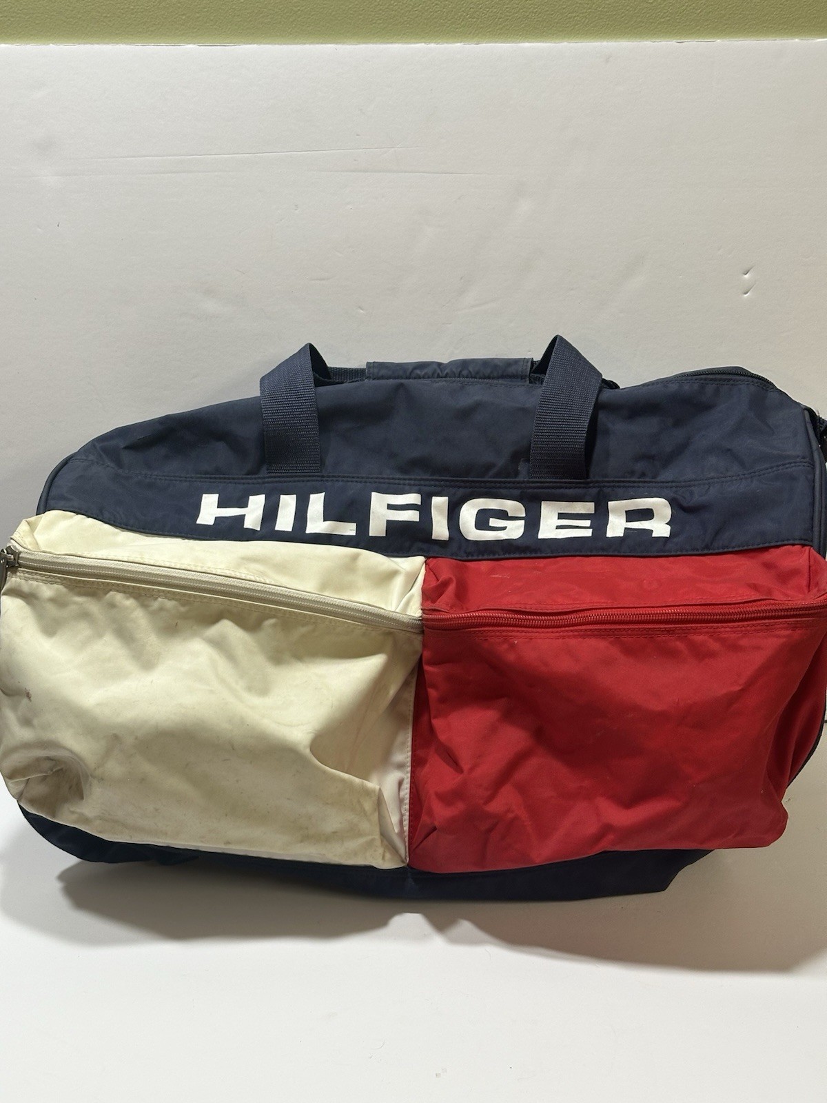 Vintage Tommy Hilfiger duffle bag medium 20x12x12 Shoulder Strap Carry On Travel