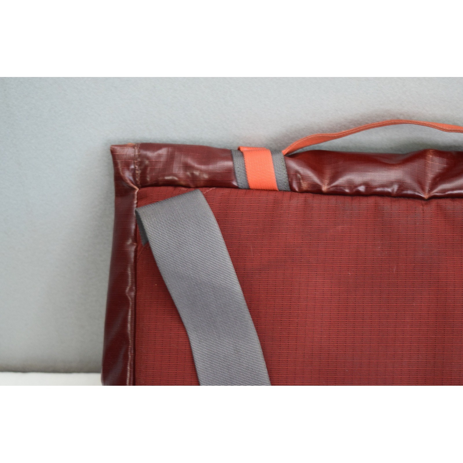 Patagonia Black Hole Mini Messenger Bag Large Burgundy Orange 49321 FLAWS
