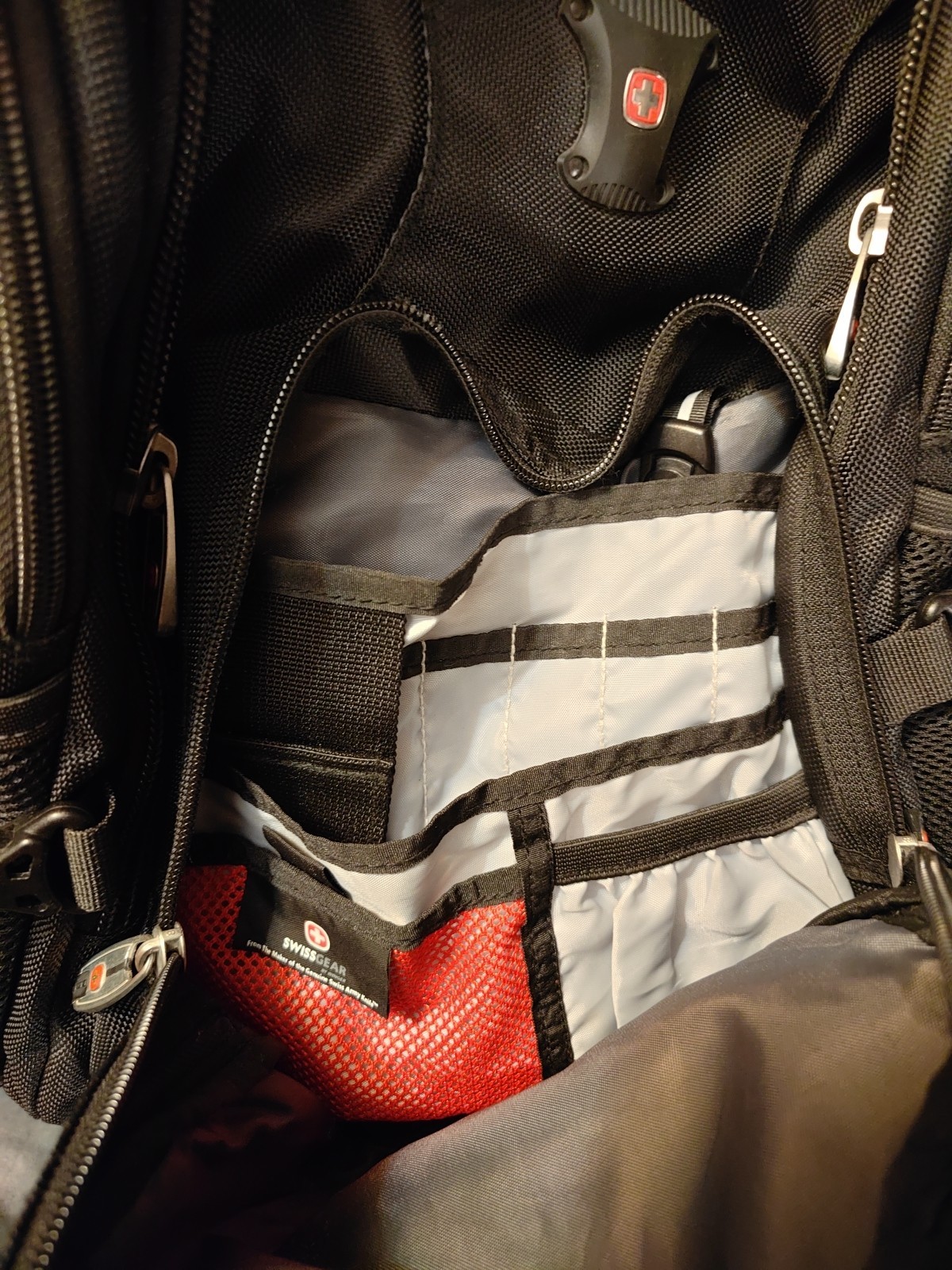 Swiss Gear AIRFLOW BACKPACK Black With Handle Heavy Duty Laptop
