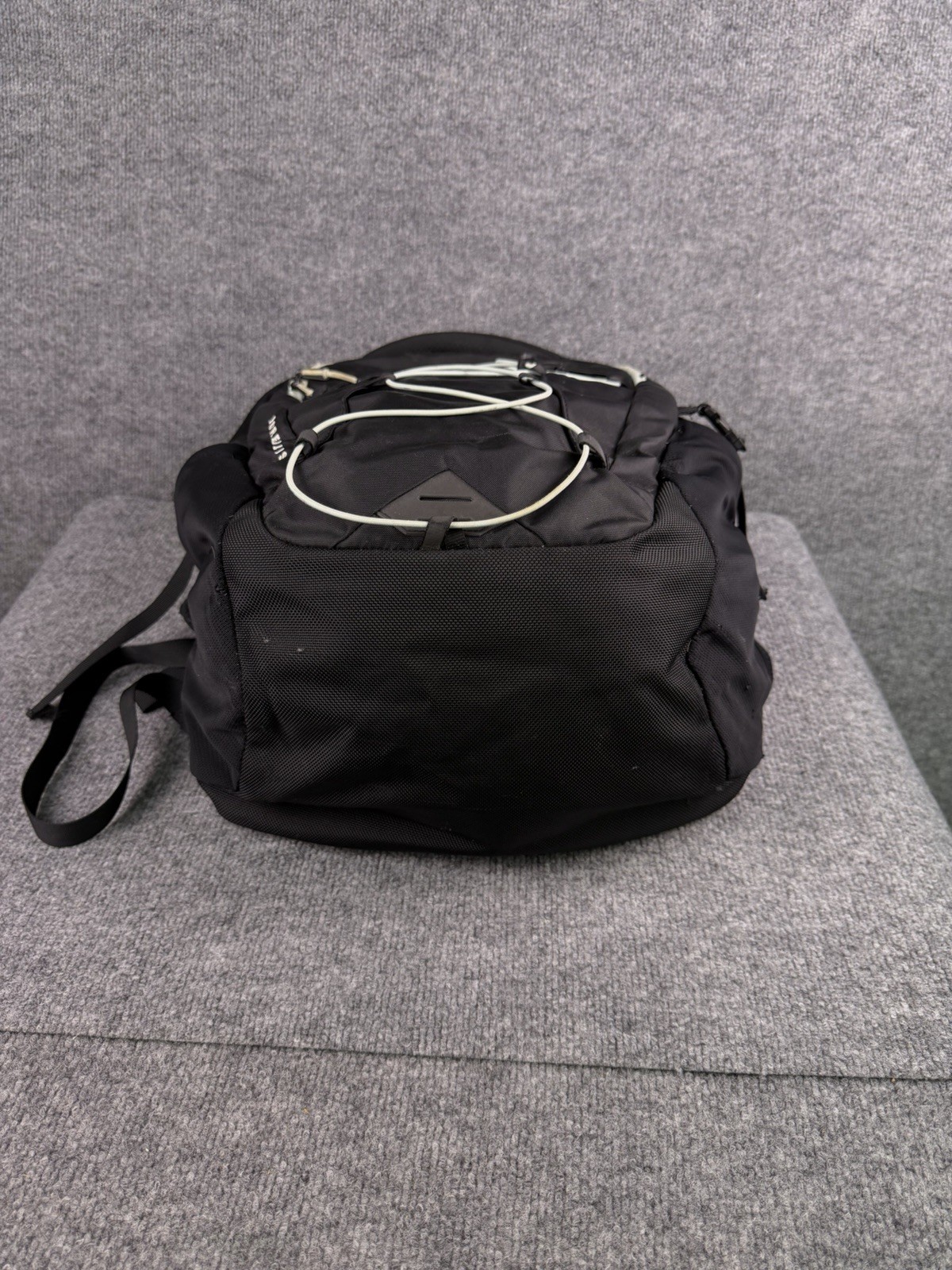 The North Face Borealis Men’s Backpack Black 28-liter pack Travel Hiking Sports