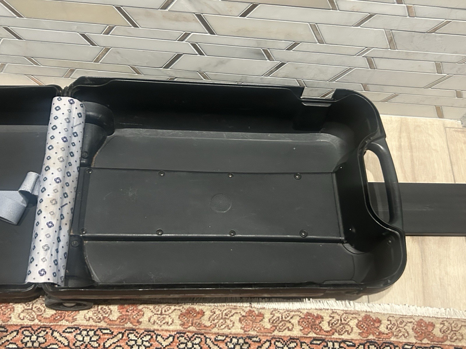 Rare Samsonite Vintage Hard-Shell 22″ Carry-on Luggage Black Lock Combo