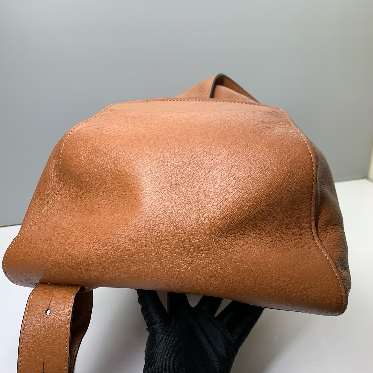 Loewe Pre-Owned Authentic Crossbody Brown Leather 44x28x22cm