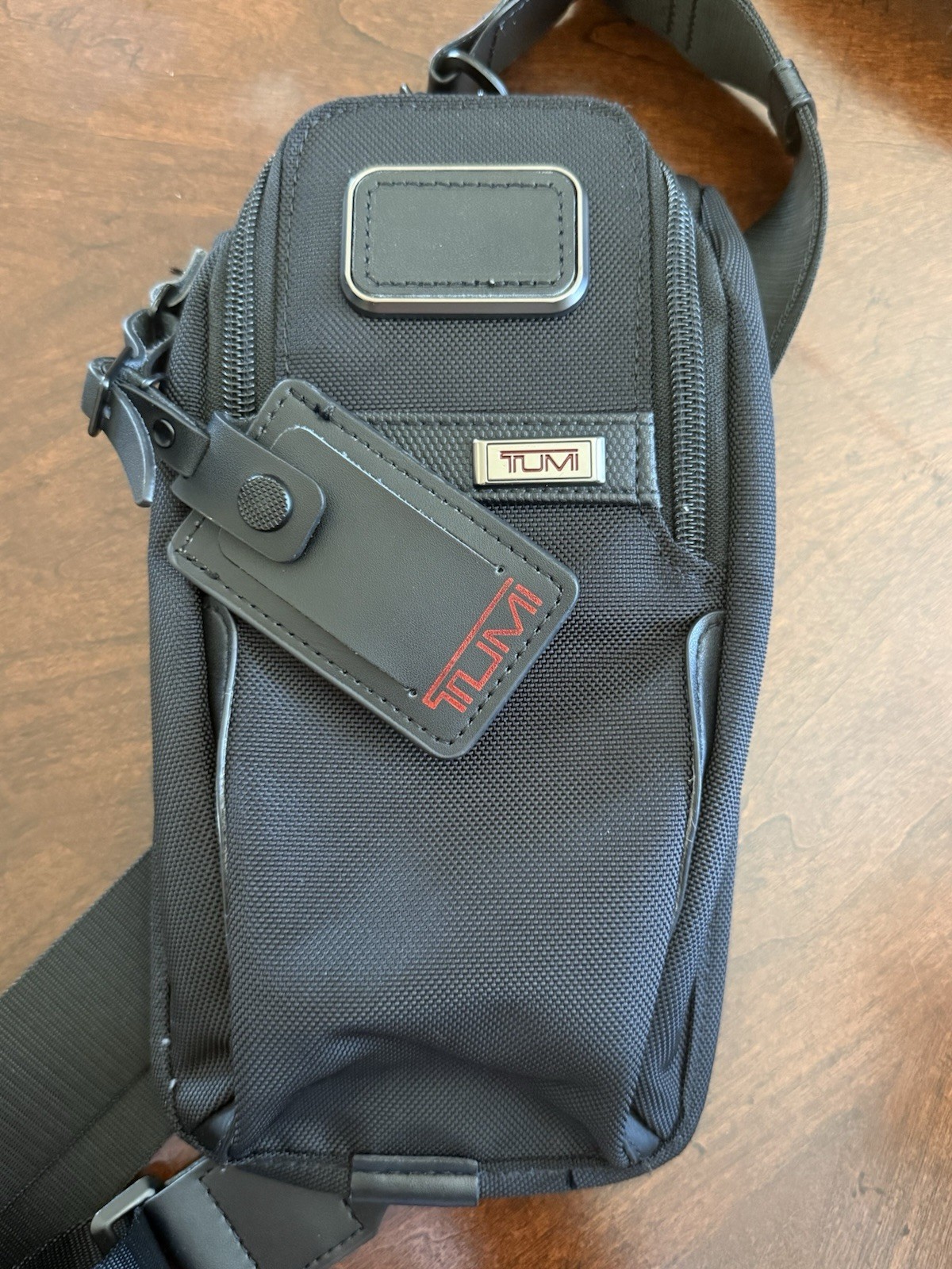 TUMI Alpha 3 Compact Sling Crossbody Bag Black Ballistic Nylon 142398 EUC