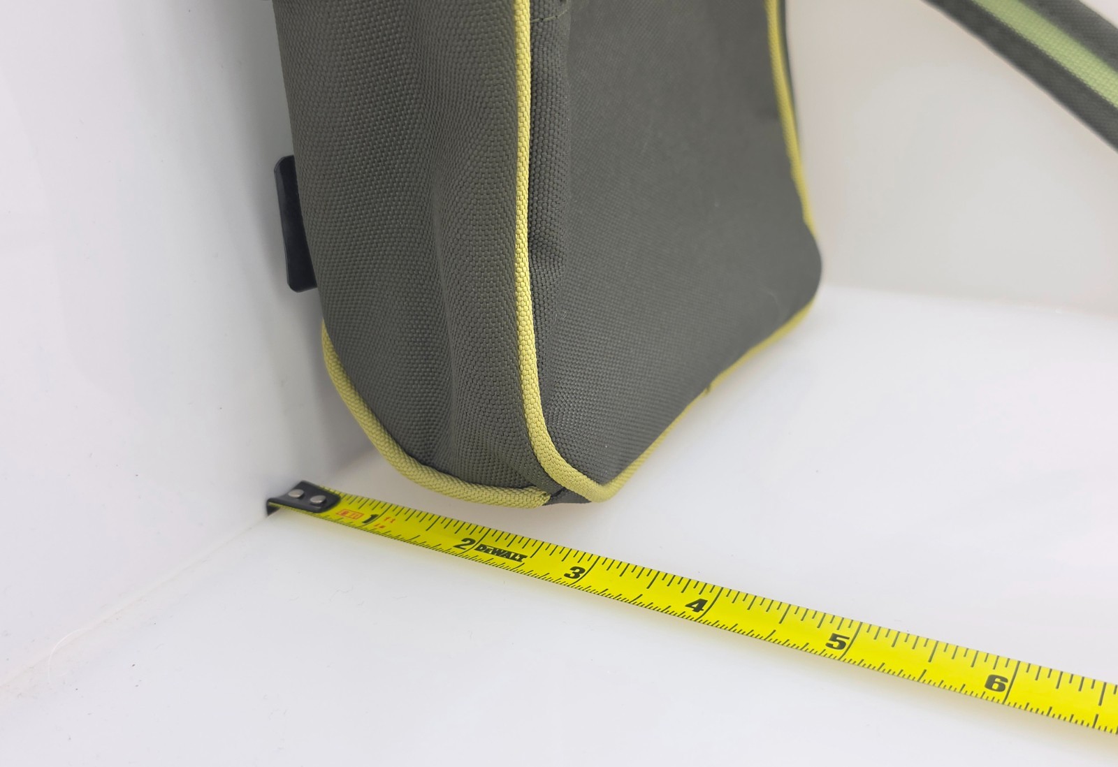 Pacsafe Metrosafe 2310 Shoulder Bag Convertible Hip Pack Exomesh Anti-Theft