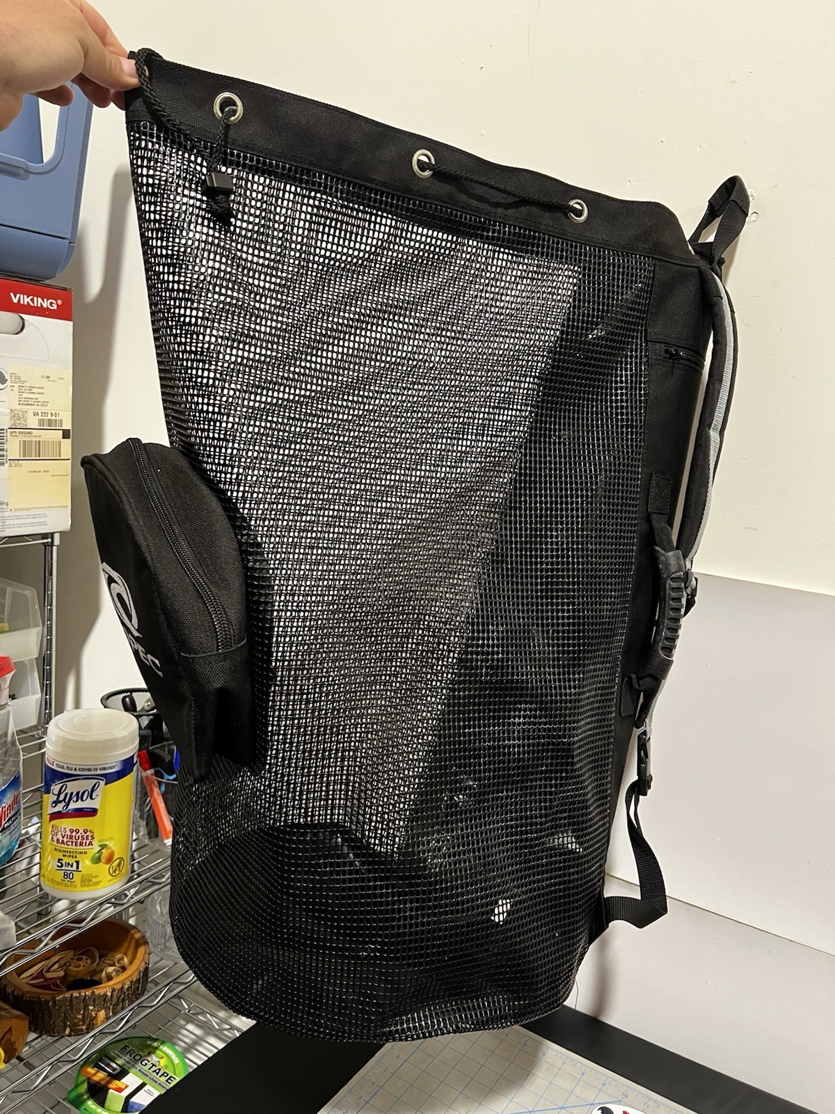 Aropec BG-CU34 mesh gear backpack — 29.3/4″ x 15.1/2″ in diameter