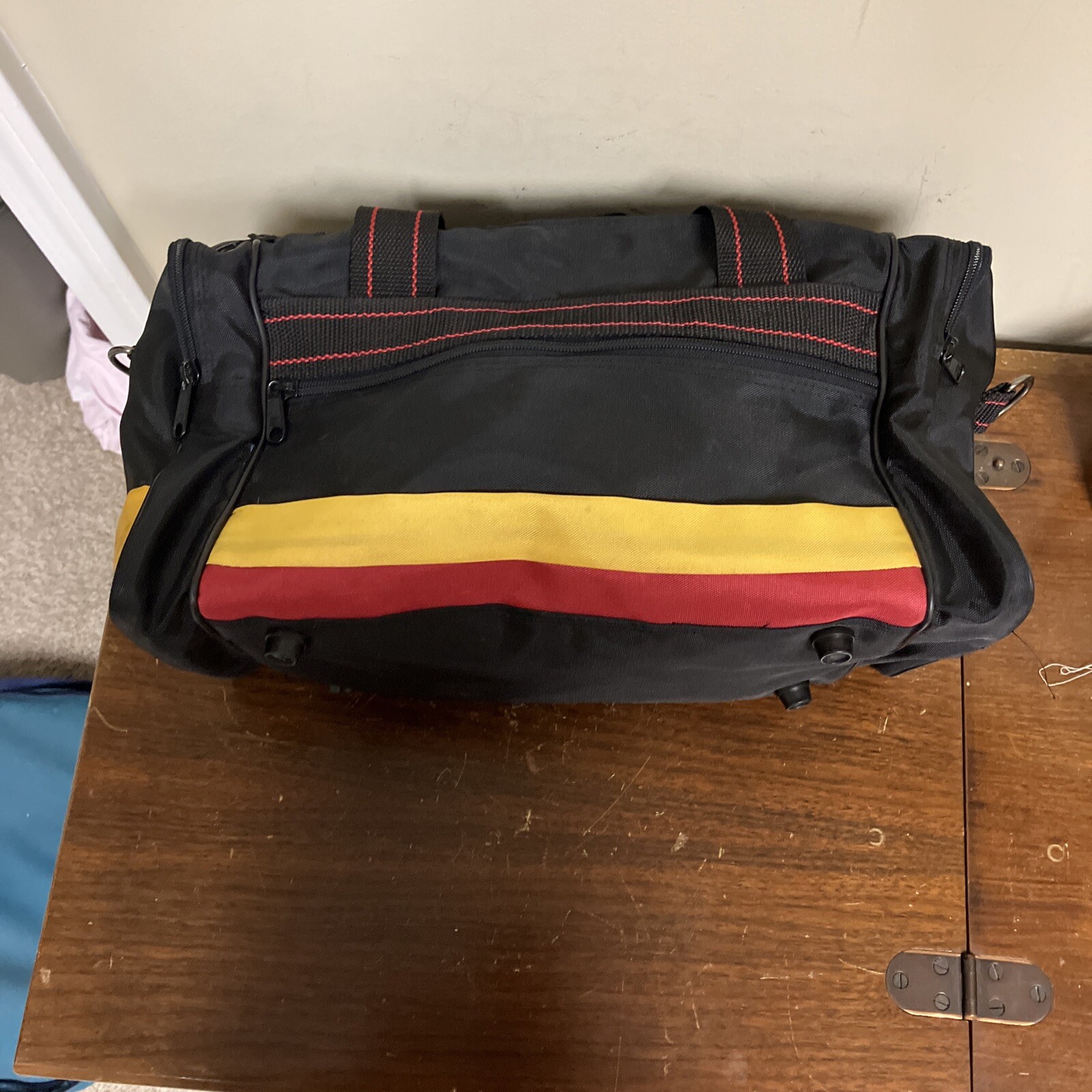Duffle/Travel Bag, Black/Yellow/Red Multi Pockets 15”x7.5”x7” Vintage EUC