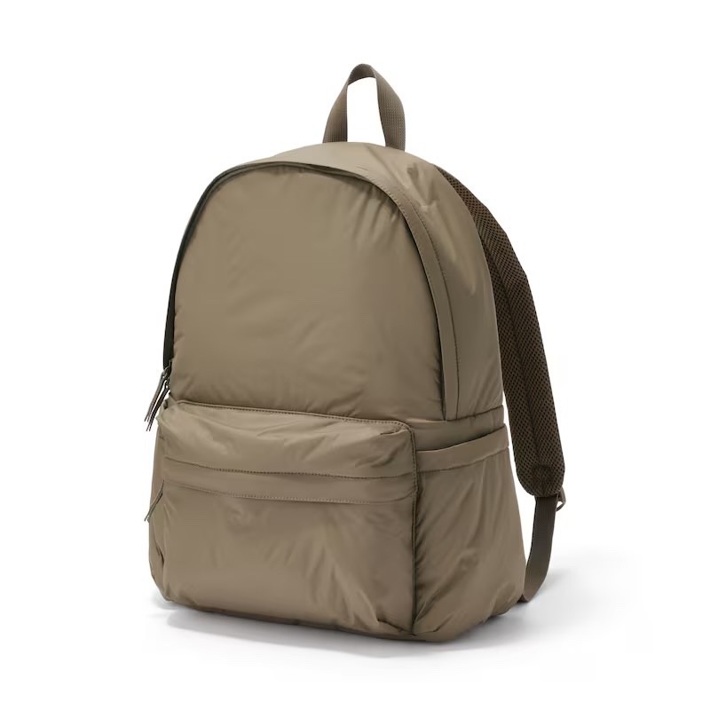 MUJI Water-repellent padded backpack to reduce shoulder strain from japan