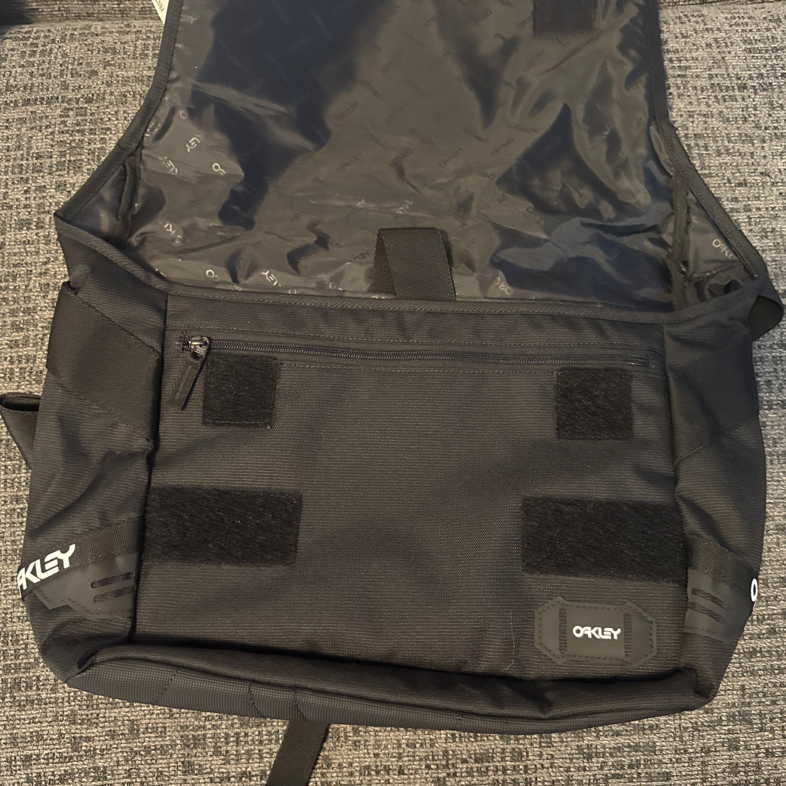 Oakley Tactical Field Gear Black Laptop Shoulder Messenger Carrier Bag 16×12