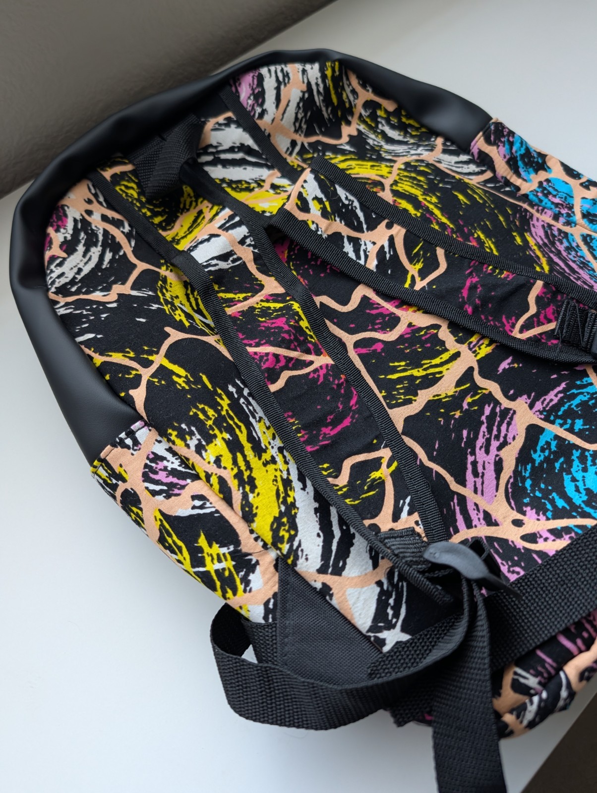 Abstract Multicolor Men’s Backpack Adjustable Shoulder Strap Zipper Closure