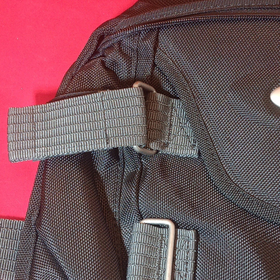 Oakley AP Tactical Roller Bag Clip …excellent shape, broken zipper pull