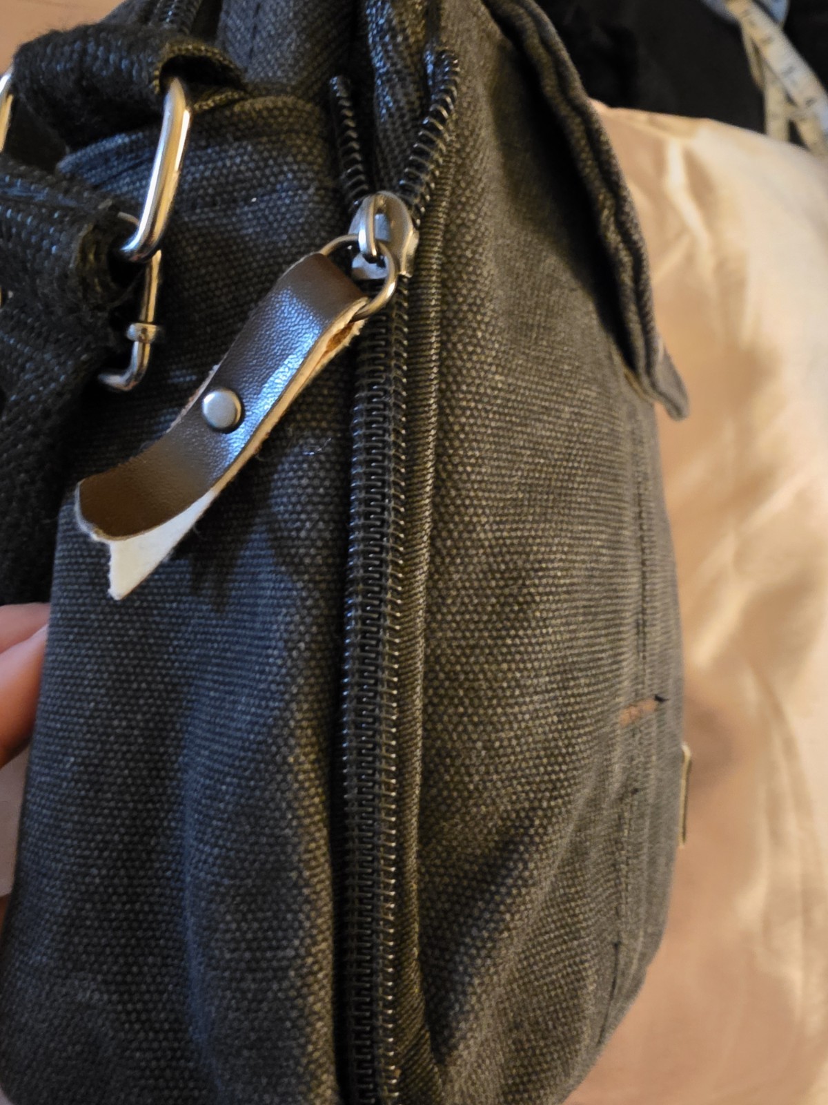 Harwish Black Crossbody Bag Adjustable Strap Zip & Snap Flap Multi Pockets