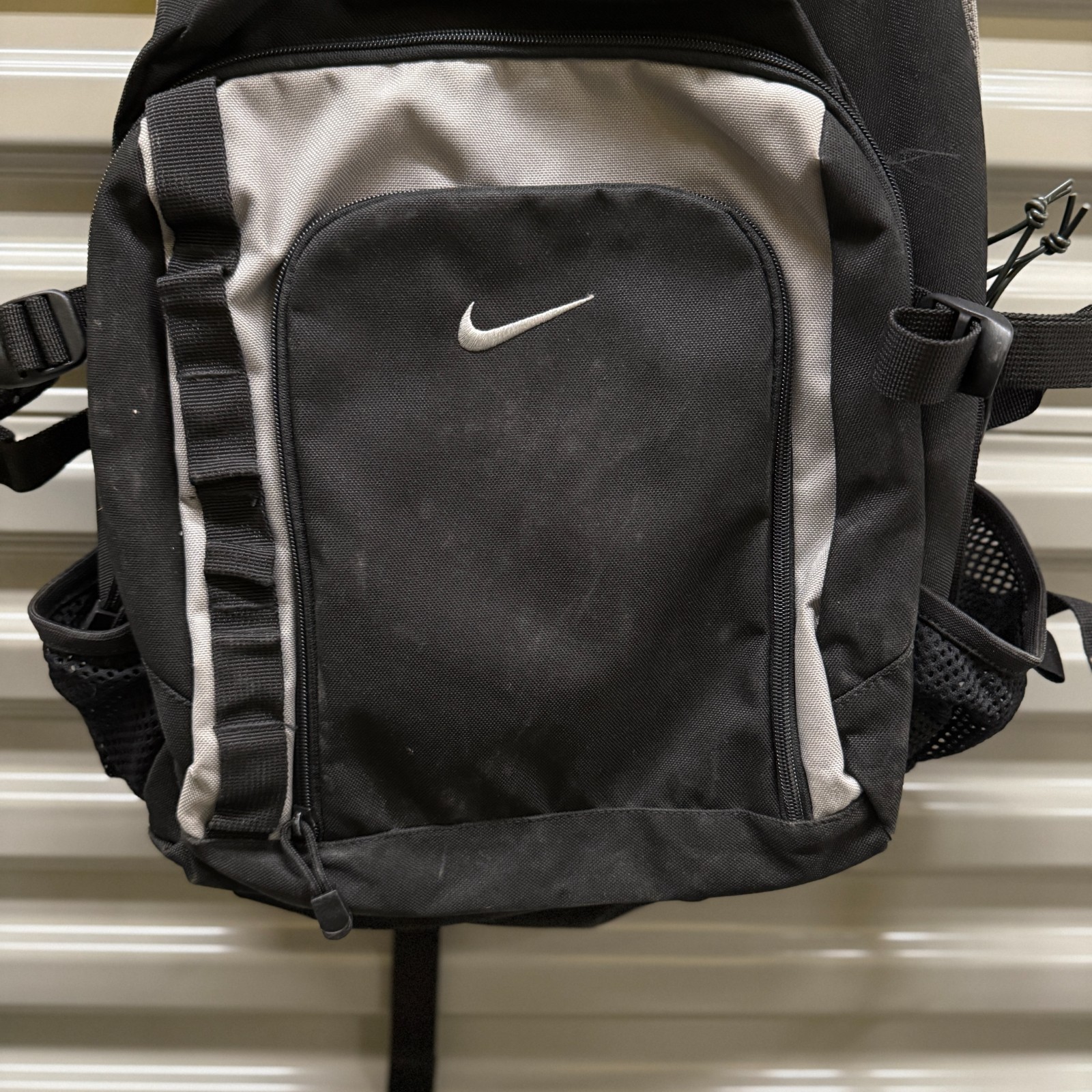Nike Backpack Black Gray Hiking Outdoor Travel Daisy Chains Y2K Retro Vintage