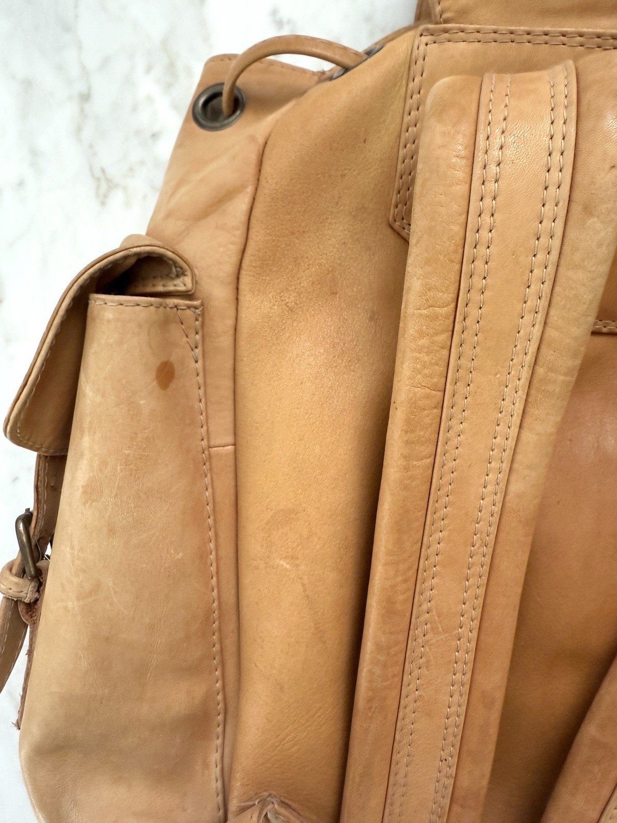 Vintage ELLINGTON Authentic Camel Color Leather Large Backpack – Distressed