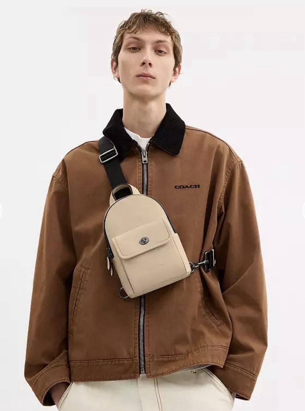 NWT COACH MEN’S Small Turnlock Sling Pack Bag Gunmetal/Ivory Calf Leather CAJ28