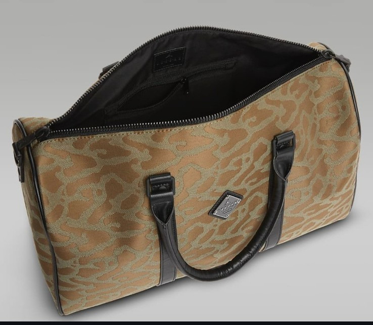 Nike Air Jordan Monogram Icon Duffle Bag 25l *Limited Edition*